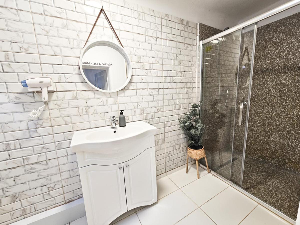 Marigold Boutique Apartment Brasov Exterior photo