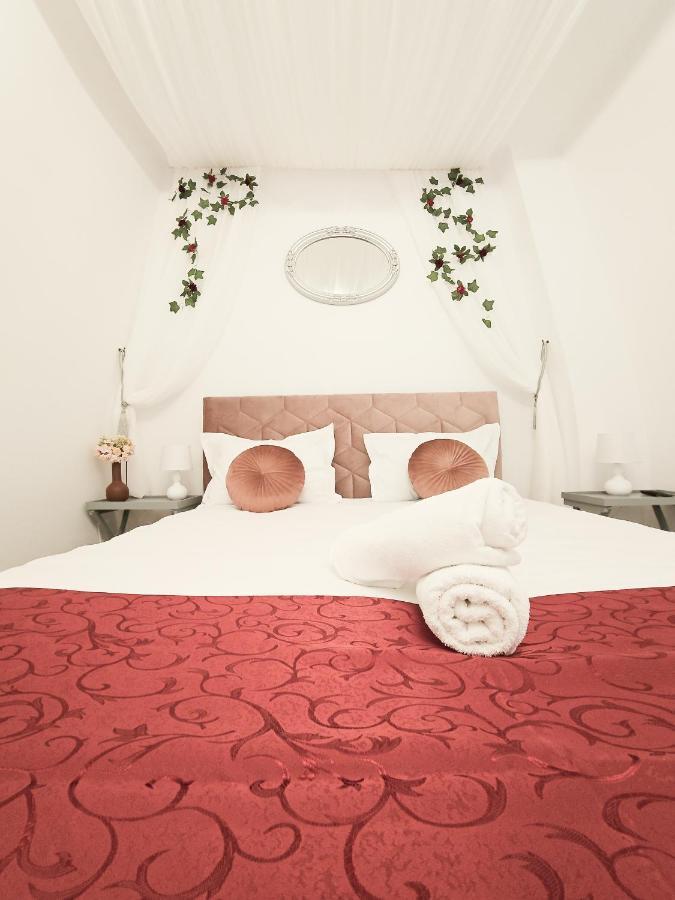Marigold Boutique Apartment Brasov Exterior photo